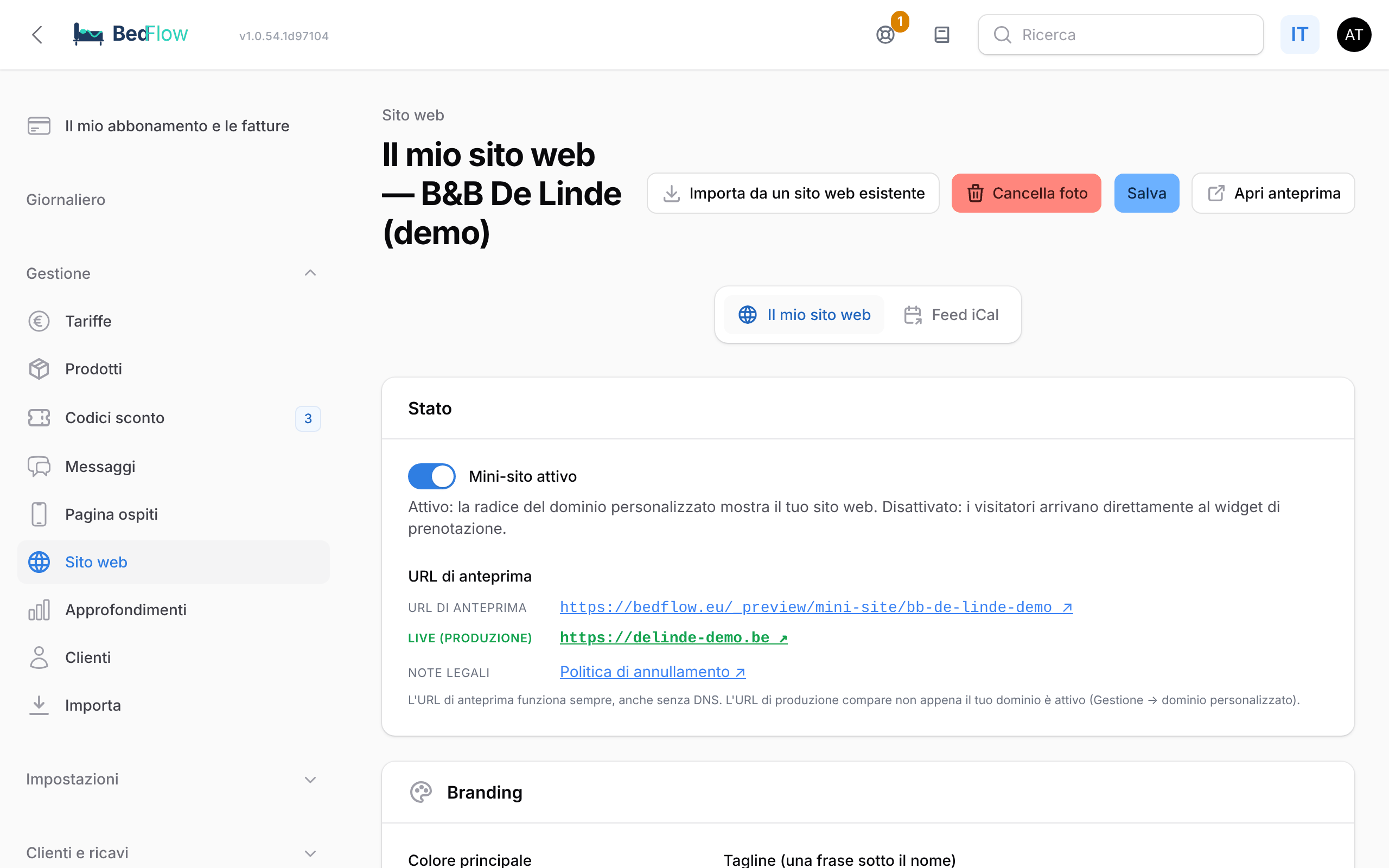 La pagina Il mio sito web con le sezioni una sotto l'altra